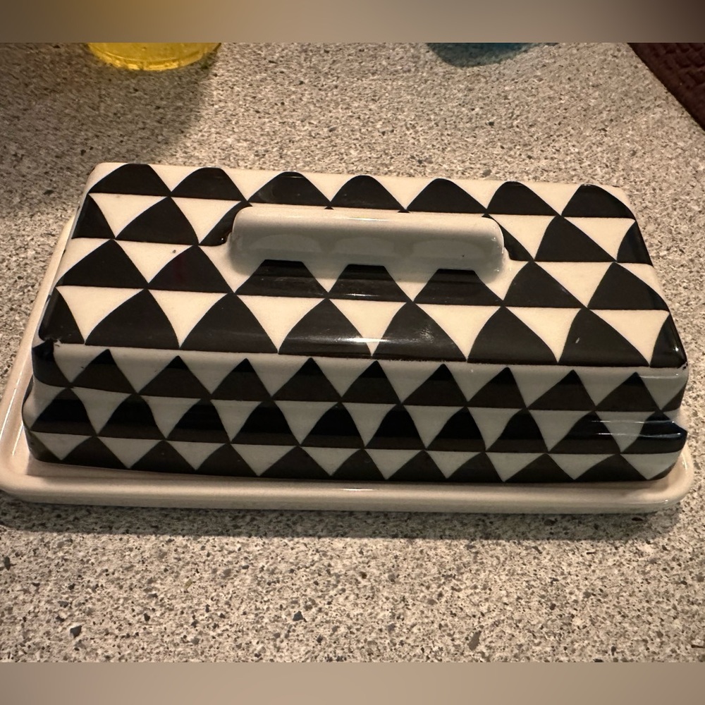 Black & White Ceramic Butter Dish - Geometric Triangle Design